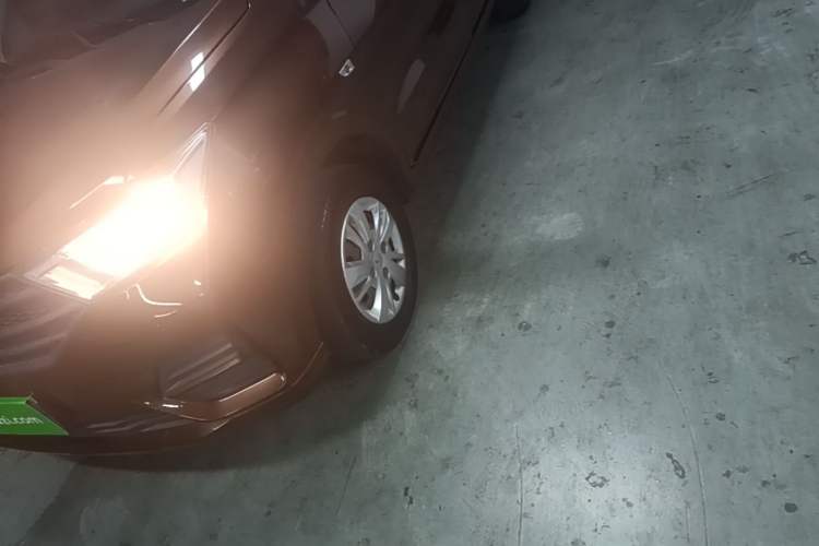 Used Wuling Hongguang 2021 1.5L Revised S Base Version with Electric Power Steering LAR Left Front Wheel Hub