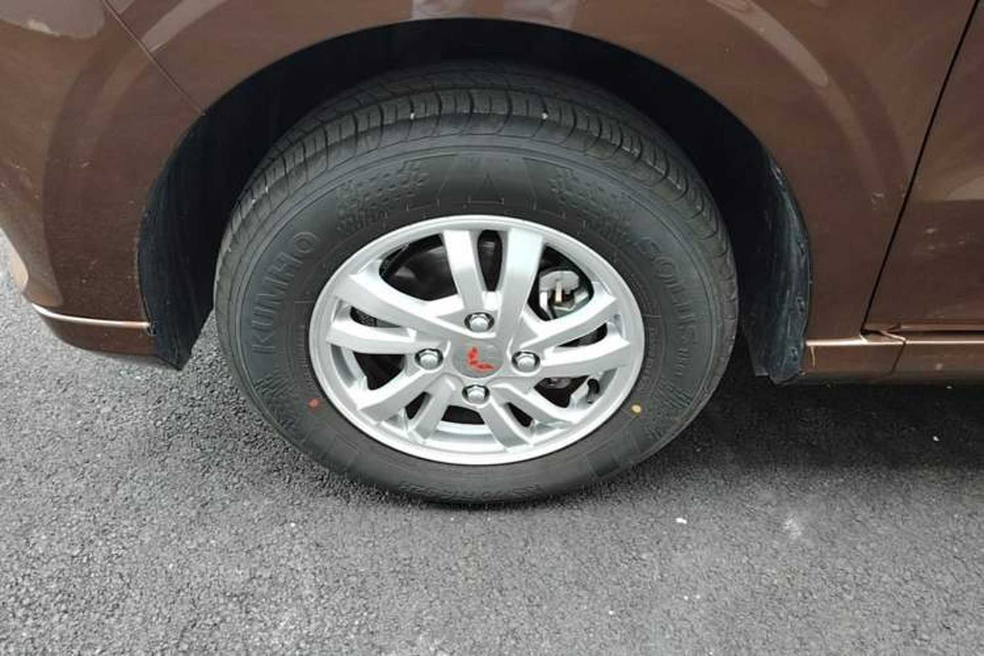 Used Wuling Hongguang 2021 1.5L Revised S Standard Version with Electric Power Steering LAR Left Front Wheel Hub