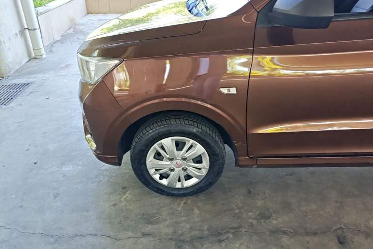 Used Wuling Hongguang 2021 1.5L Revised S Base Version Hydraulic Power Steering LAR Left Front Wheel Hub