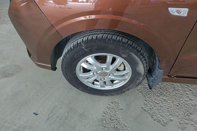 Used Wuling Hongguang 2021 1.5L Revised S Standard Version Hydraulic-Power-Assisted LAR Left Front Wheel Hub