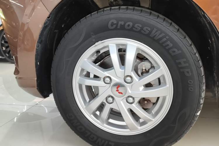 Used Wuling Hongguang 2021 1.5L Revised S Standard Version Hydraulic-Power-Assisted LAR Left Front Wheel Hub