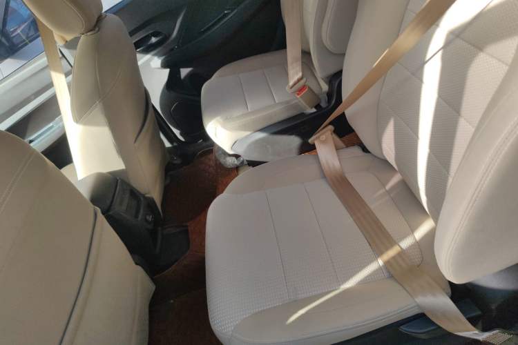 Used Wuling Hongguang 2021 1.5L Revised S Standard Version with Electric Power Steering LAR Left Rear Seat