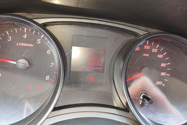 Used Wuling Hongguang 2021 1.5L Revised S Base Version Hydraulic Power Steering LAR Odometer Close Up