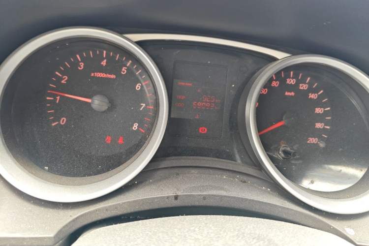 Used Wuling Hongguang 2021 1.5L Revised S Standard Version with Electric Power Steering LAR Odometer Close Up
