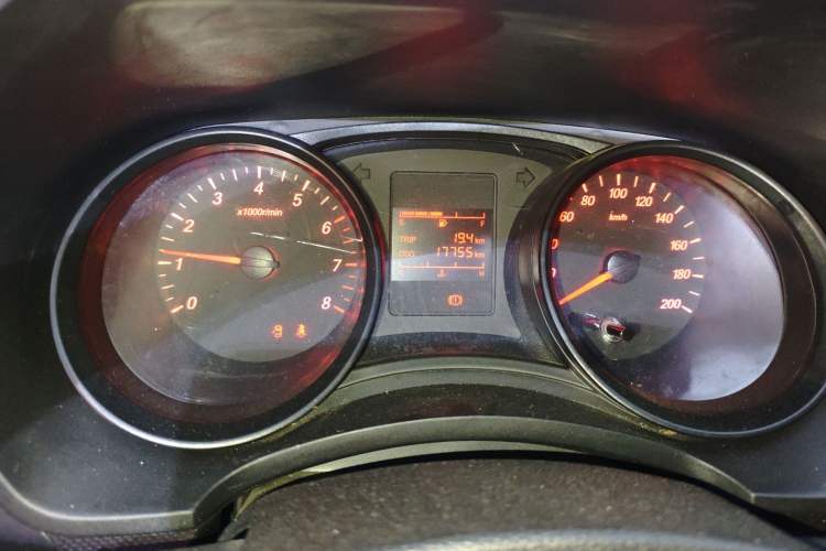 Used Wuling Hongguang 2021 1.5L Revised S Base Version with Electric Power Steering LAR Odometer Close Up