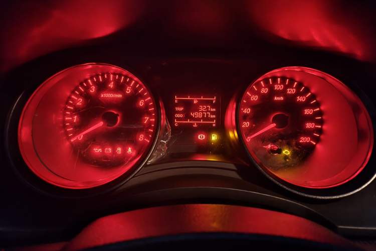Used Wuling Hongguang 2021 1.5L Revised S Base Version with Electric Power Steering LAR Odometer Close Up