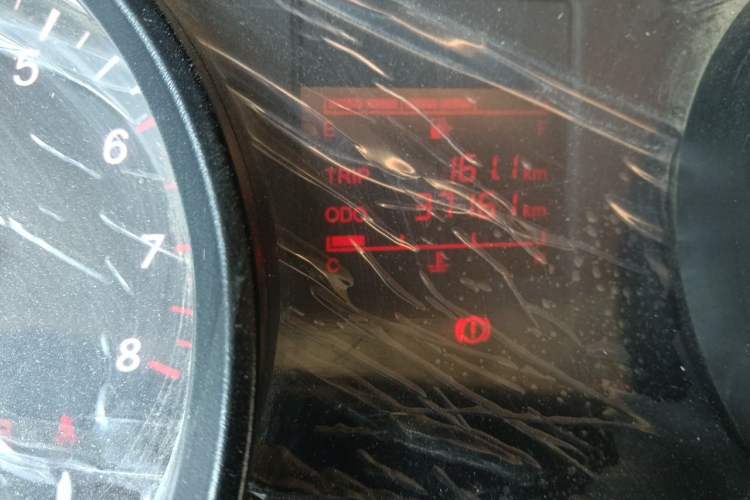 Used Wuling Hongguang 2021 1.5L S Standard Version LAR Odometer Close Up