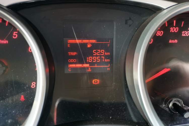 Used Wuling Hongguang 2021 1.5L Revised S Standard Version Hydraulic-Power-Assisted LAR Odometer Close Up