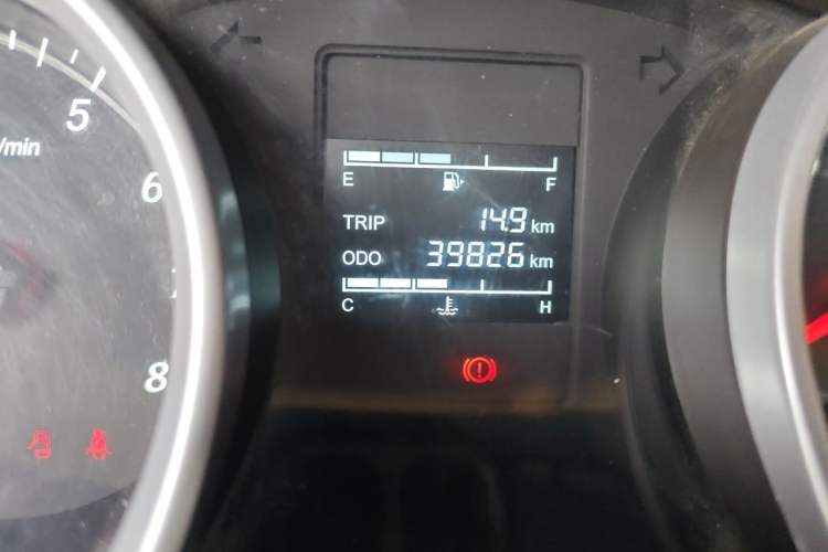 Used Wuling Hongguang 2021 1.5L S Comfort Edition LAR Odometer Close Up
