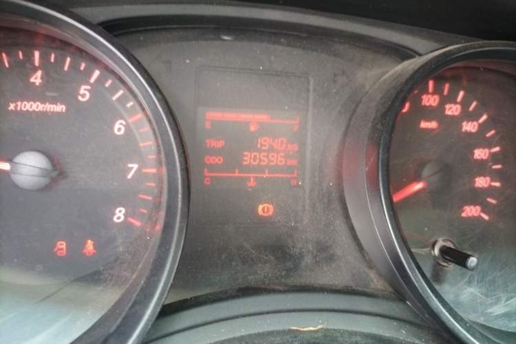 Used Wuling Hongguang 2021 1.5L S Base Version LAR Odometer Close Up