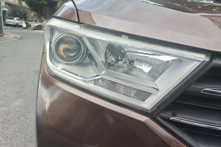 Used Wuling Hongguang 2021 1.5L S Comfort Edition LAR Right Front Headlight