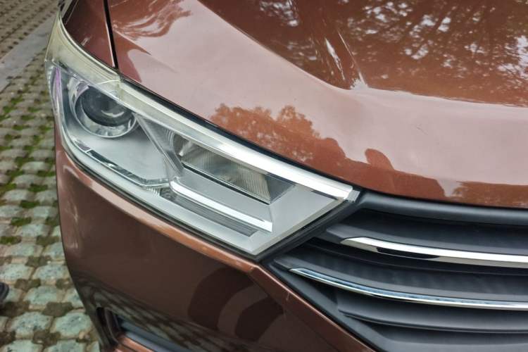 Used Wuling Hongguang 2021 1.5L Facelifted S Comfort Version with Electric Power Steering LAR Right Front Headlight