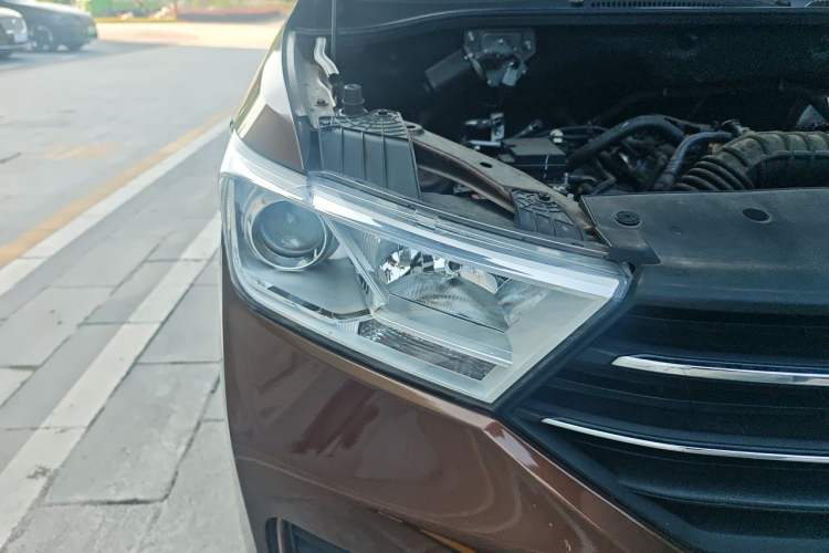 Used Wuling Hongguang 2021 1.5L Facelift S Comfort Version Hydraulic Power Steering LAR Right Front Headlight