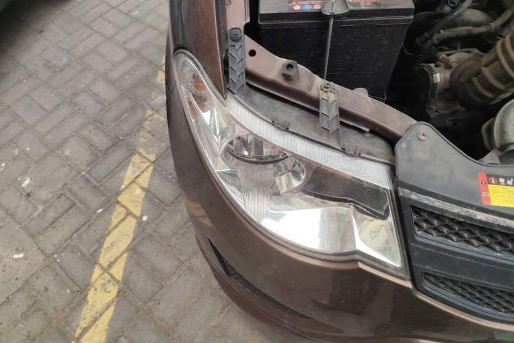 Used Wuling Hongguang 2021 1.5L Revised S Standard Version Hydraulic-Power-Assisted LAR Right Front Headlight