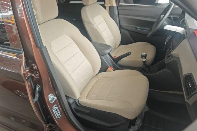 Used Wuling Hongguang 2021 1.5L S Standard Version LAR Right Front Seat