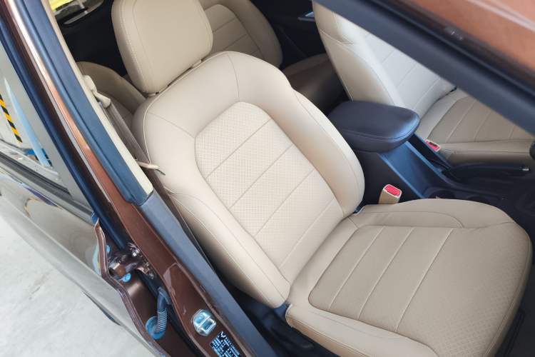 Used Wuling Hongguang 2021 1.5L S Comfort Edition LAR Right Front Seat