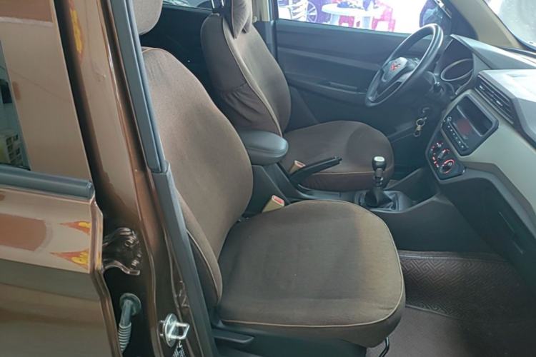 Used Wuling Hongguang 2021 1.5L Revised S Standard Version Hydraulic-Power-Assisted LAR Right Front Seat