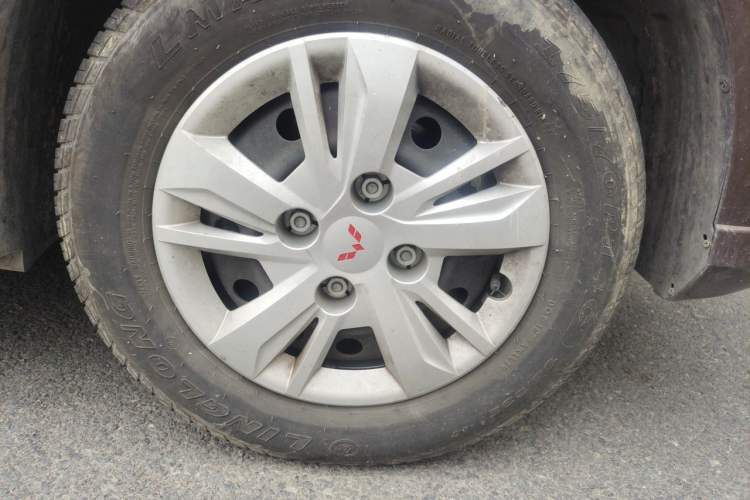 Used Wuling Hongguang 2021 1.5L Facelift S Comfort Version Hydraulic Power Steering LAR Right Front Wheel Hub