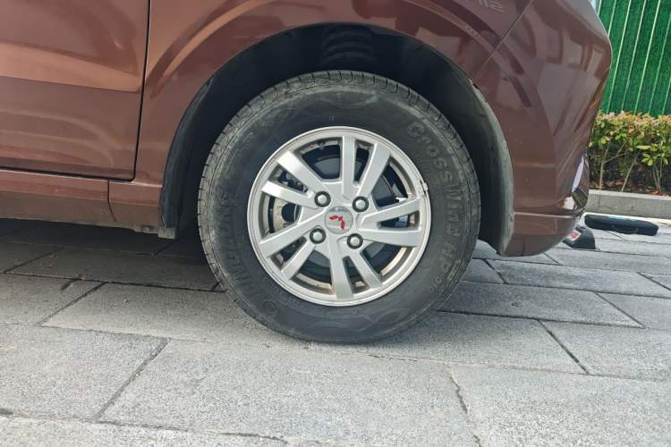 Used Wuling Hongguang 2021 1.5L Facelift S Comfort Version Hydraulic Power Steering LAR Right Front Wheel Hub