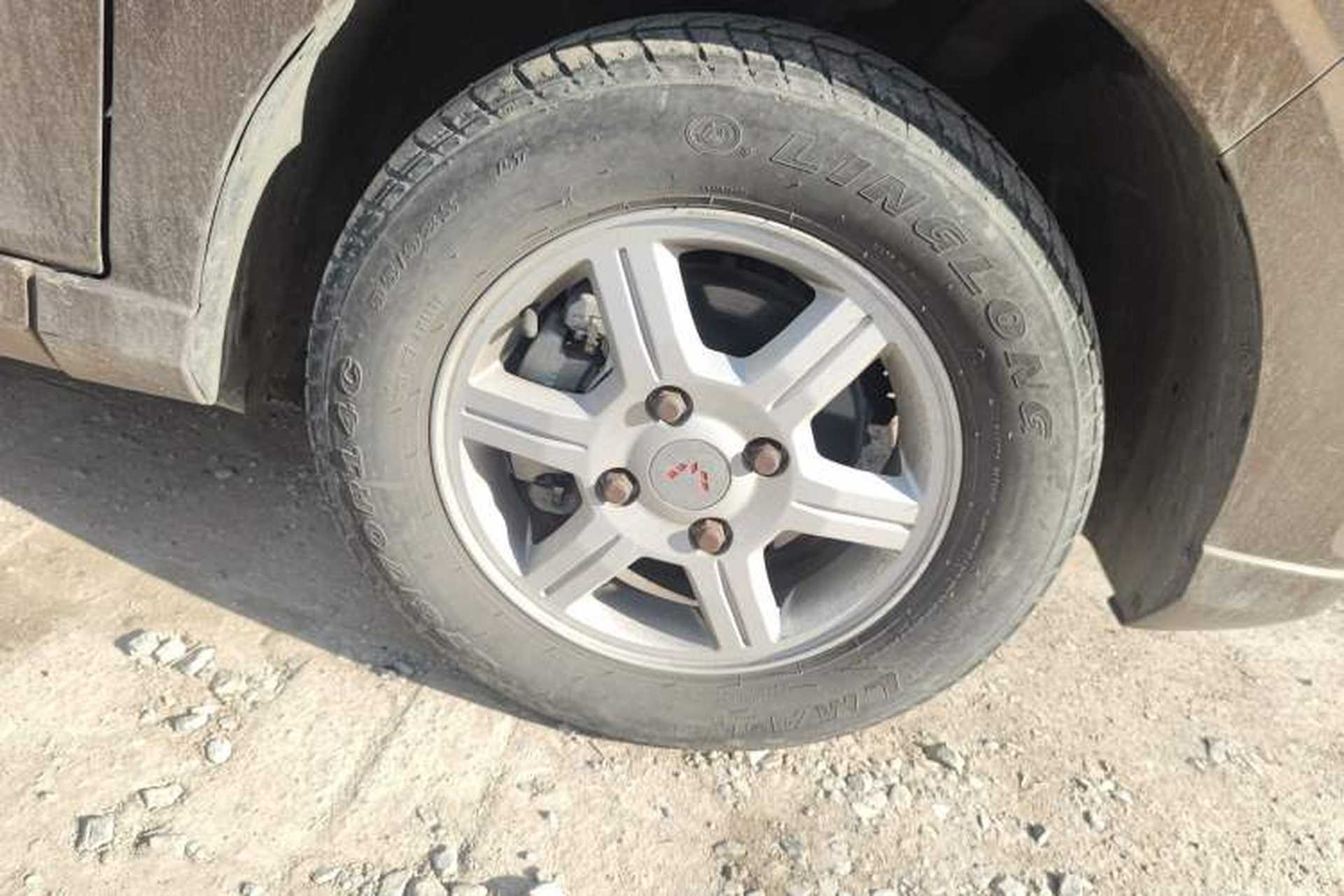 Used Wuling Hongguang 2021 1.5L Revised S Base Version Hydraulic Power Steering LAR Right Front Wheel Hub