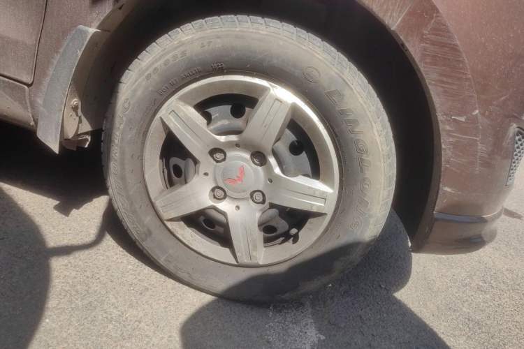 Used Wuling Hongguang 2021 1.5L S Base Version LAR Right Front Wheel Hub