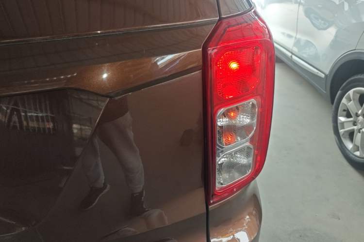 Used Wuling Hongguang 2021 1.5L S Standard Version LAR Right Rear Taillight