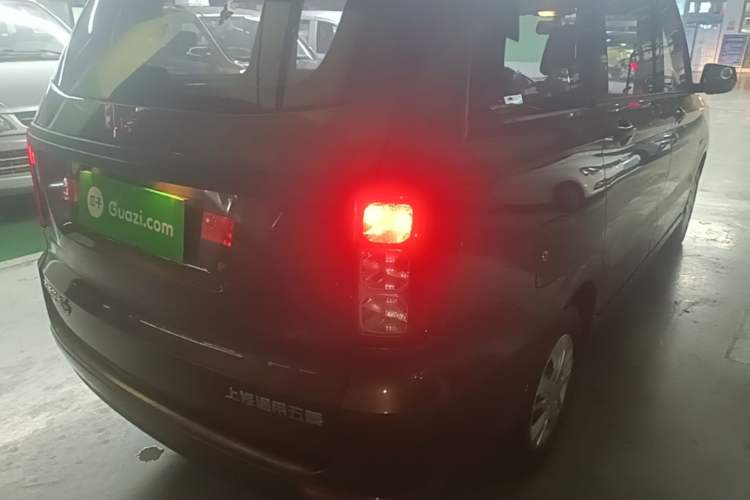 Used Wuling Hongguang 2021 1.5L Revised S Base Version with Electric Power Steering LAR Right Rear Taillight