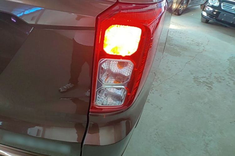 Used Wuling Hongguang 2021 1.5L Revised S Standard Version Hydraulic-Power-Assisted LAR Right Rear Taillight