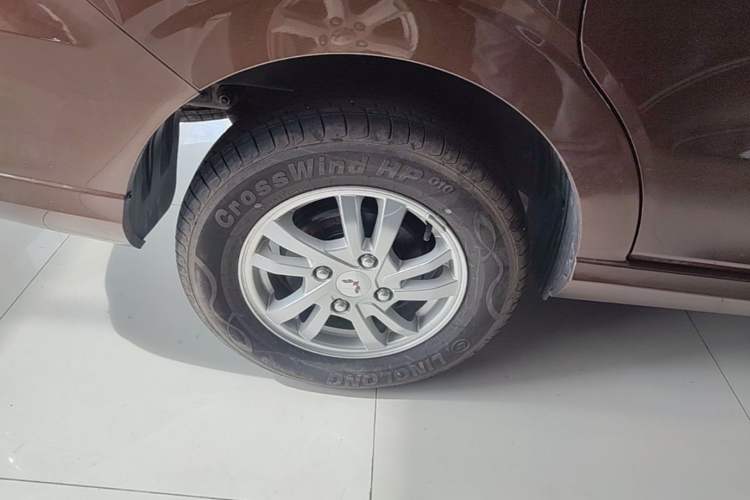 Used Wuling Hongguang 2021 1.5L Facelifted S Comfort Version with Electric Power Steering LAR Right Rear Wheel Hub
