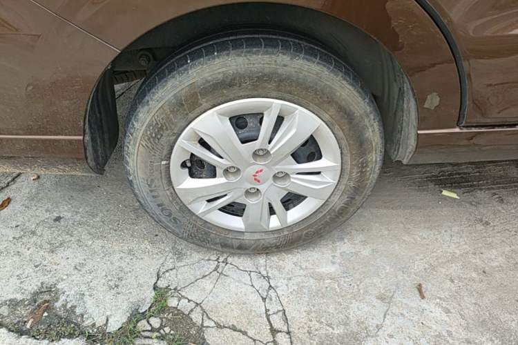 Used Wuling Hongguang 2021 1.5L Facelifted S Comfort Version with Electric Power Steering LAR Right Rear Wheel Hub