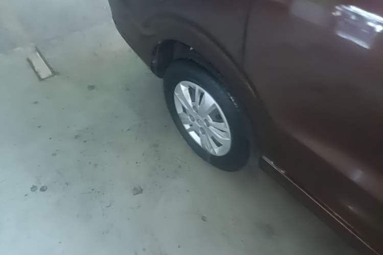 Used Wuling Hongguang 2021 1.5L Revised S Base Version with Electric Power Steering LAR Right Rear Wheel Hub