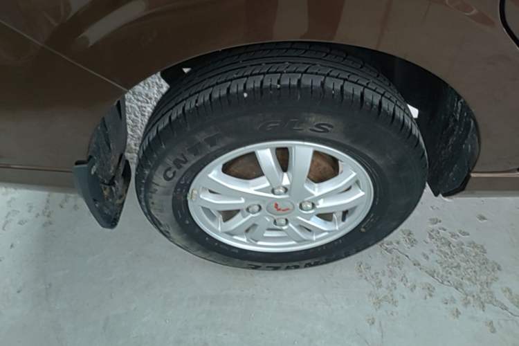 Used Wuling Hongguang 2021 1.5L Revised S Standard Version Hydraulic-Power-Assisted LAR Right Rear Wheel Hub