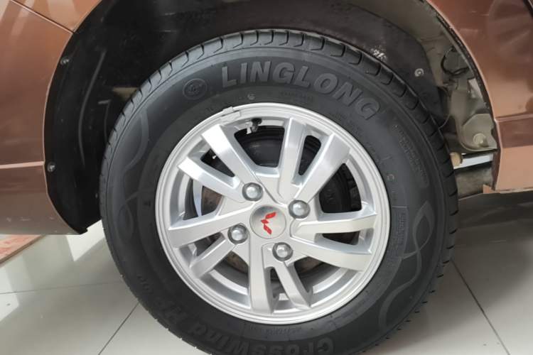 Used Wuling Hongguang 2021 1.5L Revised S Standard Version Hydraulic-Power-Assisted LAR Right Rear Wheel Hub