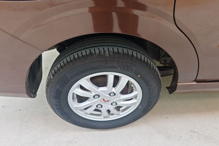 Used Wuling Hongguang 2021 1.5L Revised S Standard Version with Electric Power Steering LAR Right Rear Wheel Hub