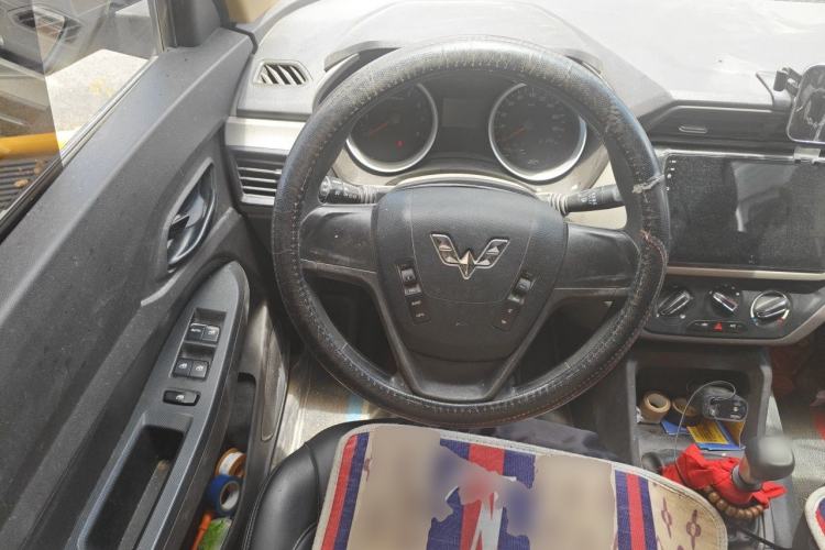 Used Wuling Hongguang 2021 1.5L Revised S Standard Version with Electric Power Steering LAR Steering Wheel