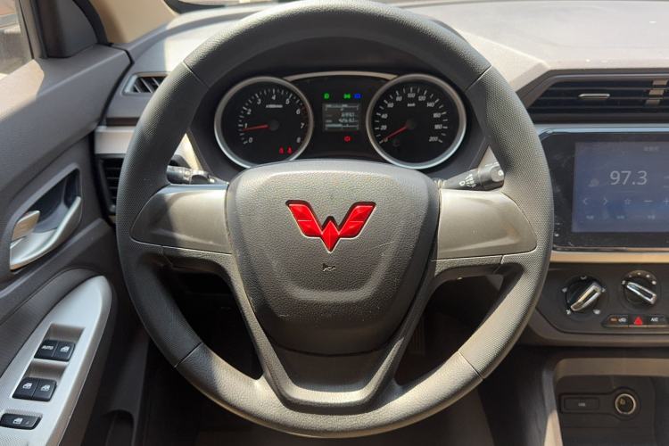 Used Wuling Hongguang 2021 1.5L Facelifted S Comfort Version with Electric Power Steering LAR Steering Wheel