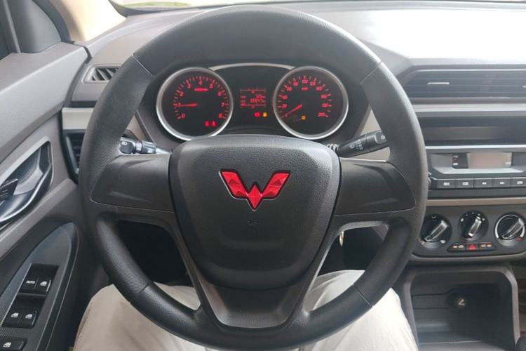 Used Wuling Hongguang 2021 1.5L Revised S Standard Version with Electric Power Steering LAR Steering Wheel