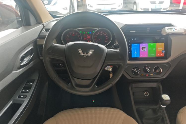 Used Wuling Hongguang 2021 1.5L S Standard Version LAR Steering Wheel