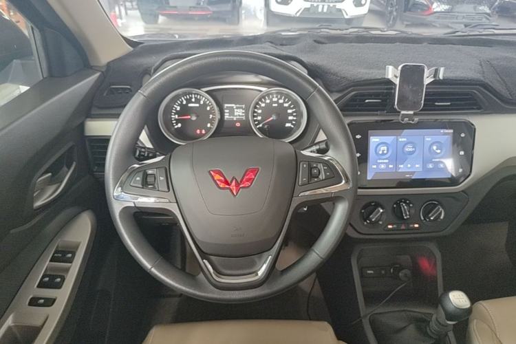 Used Wuling Hongguang 2021 1.5L Facelifted S Comfort Version with Electric Power Steering LAR Steering Wheel