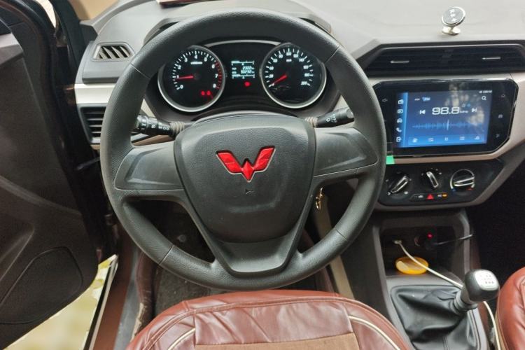 Used Wuling Hongguang 2021 1.5L Facelifted S Comfort Version with Electric Power Steering LAR Steering Wheel