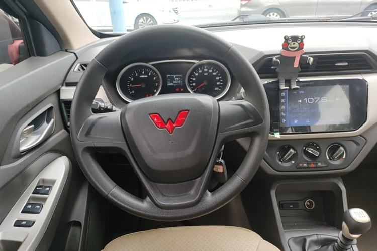 Used Wuling Hongguang 2021 1.5L Facelifted S Comfort Version with Electric Power Steering LAR Steering Wheel
