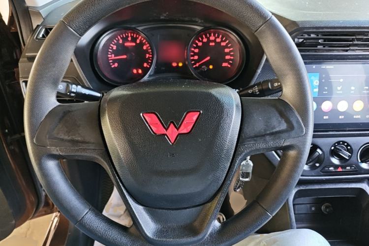 Used Wuling Hongguang 2021 1.5L Revised S Base Version Hydraulic Power Steering LAR Steering Wheel