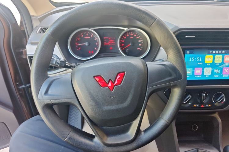 Used Wuling Hongguang 2021 1.5L Revised S Standard Version with Electric Power Steering LAR Steering Wheel