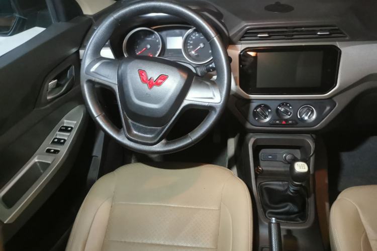 Used Wuling Hongguang 2021 1.5L Facelifted S Comfort Version with Electric Power Steering LAR Steering Wheel
