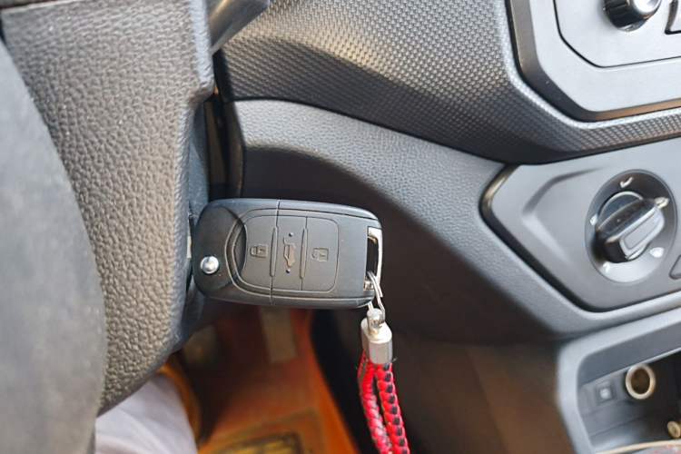 Used Wuling Hongguang 2021 1.5L Revised S Base Version Hydraulic Power Steering LAR Vehicle Key