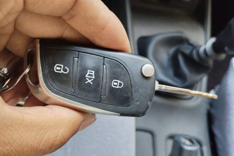 Used Wuling Hongguang 2021 1.5L Revised S Base Version Hydraulic Power Steering LAR Vehicle Key
