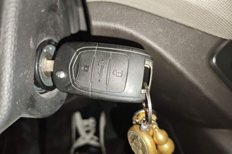 Used Wuling Hongguang 2021 1.5L Revised S Standard Version with Electric Power Steering LAR Vehicle Key