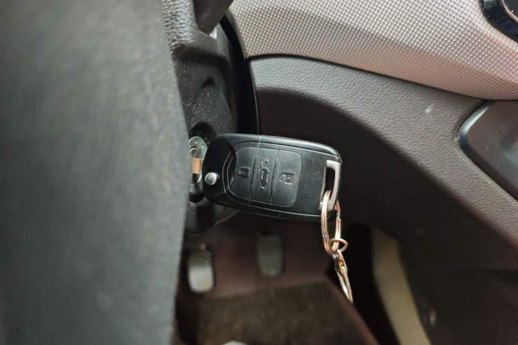 Used Wuling Hongguang 2021 1.5L Facelifted S Comfort Version with Electric Power Steering LAR Vehicle Key