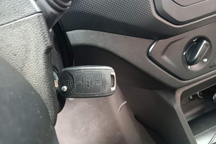 Used Wuling Hongguang 2021 1.5L S Base Version LAR Vehicle Key