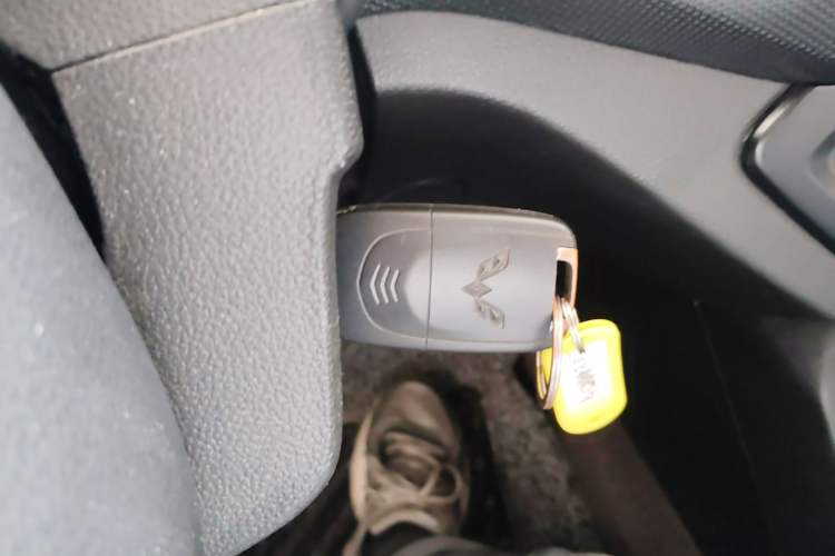 Used Wuling Hongguang 2021 1.5L S Base Version LAR Vehicle Key